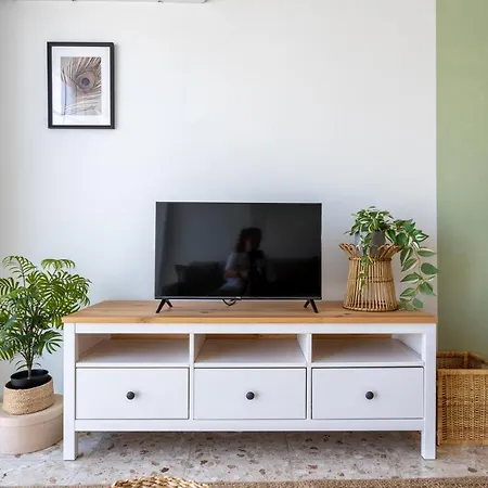 Blossom 1-Bedroom Apartment In Larnaca Exterior photo