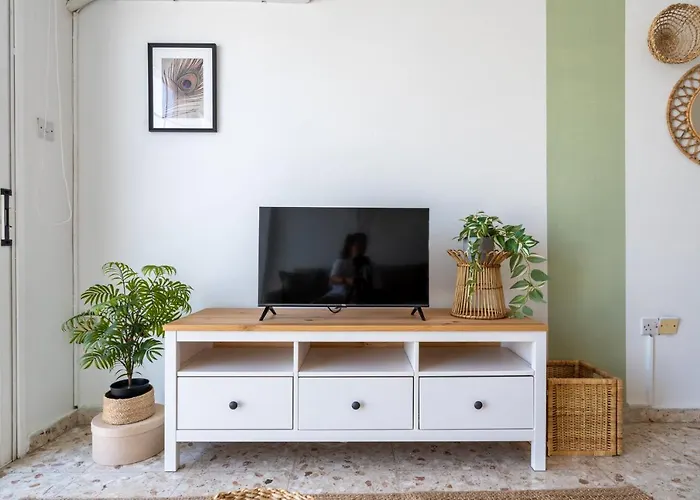 Blossom 1-Bedroom Apartment In Larnaca